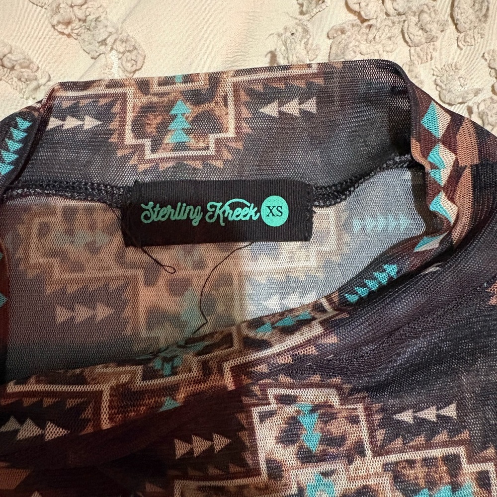 Patterned Long Sleeve Top - Picture 2 of 2